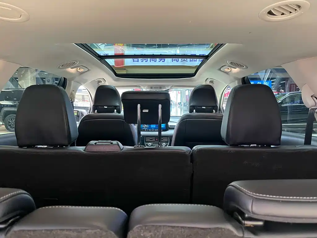 Ford Edge 2022 — фото 12