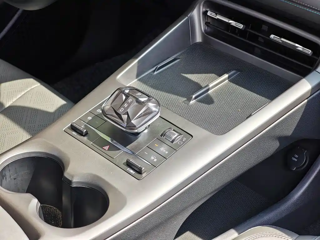 BYD Qin PLUS 2025 — фото 15