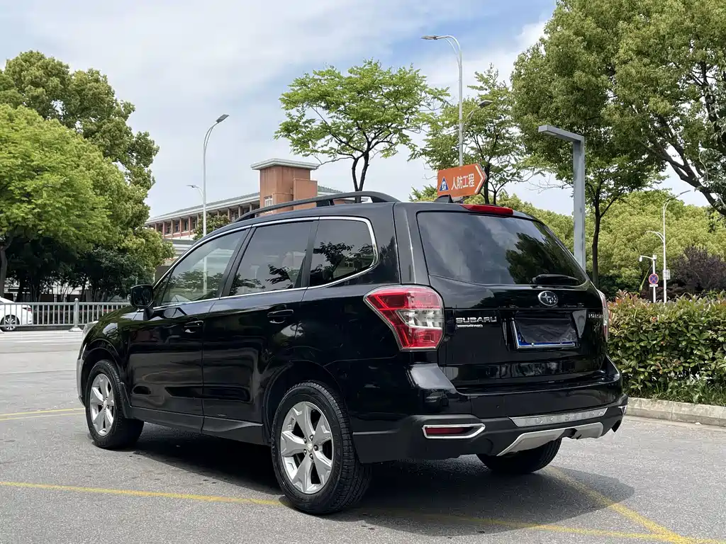 Subaru Forester 2015 — фото 12