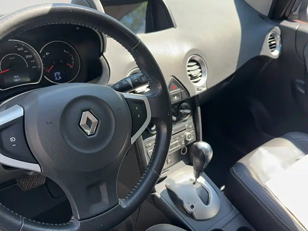 Renault Koleos 2015 — фото 18