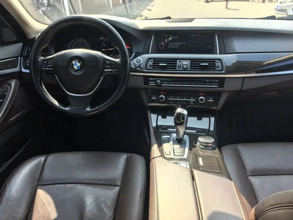 BMW 5 Series 2017 — фото 5