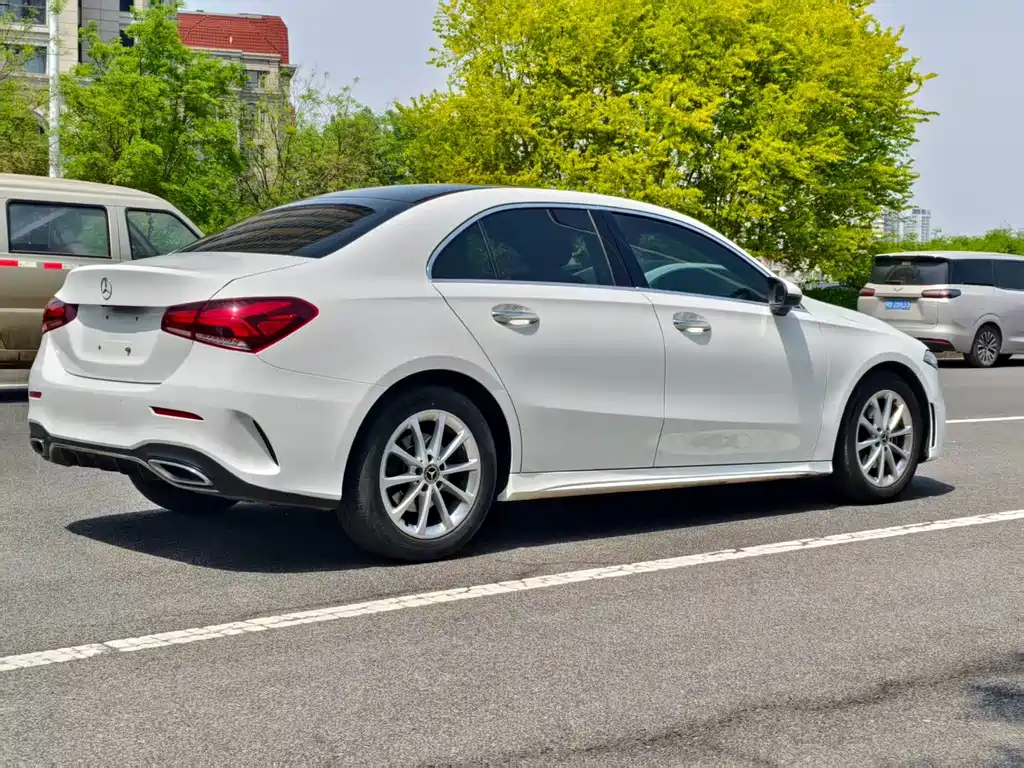 Mercedes-Benz A-Class 2020 — фото 4