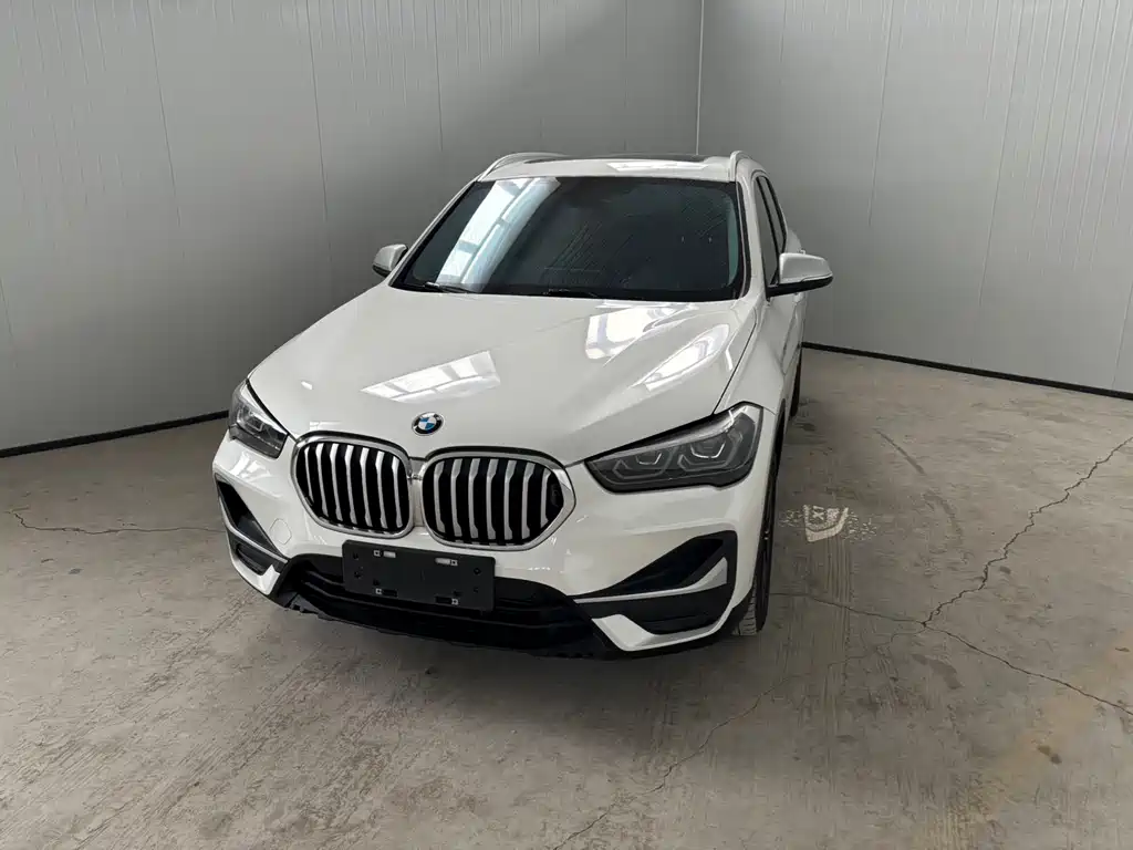 BMW X1 2022 — фото 1