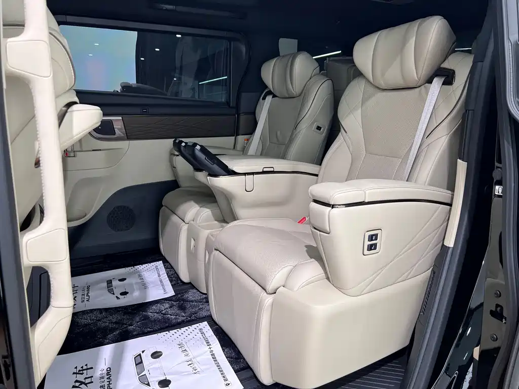 Toyota Alphard 2025 — фото 13
