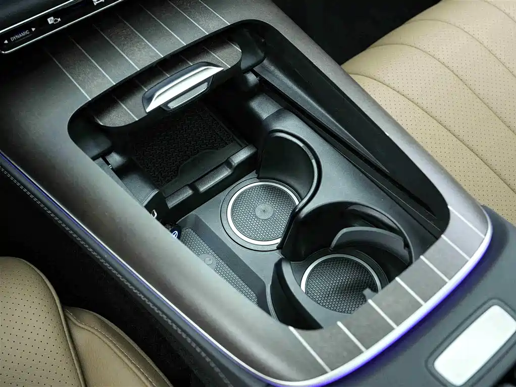 Mercedes-Benz E-Class 2025 — фото 10
