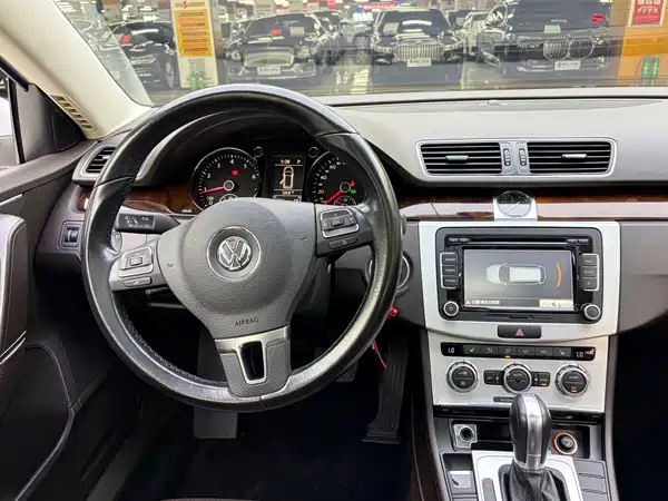 Volkswagen Magotan 2015