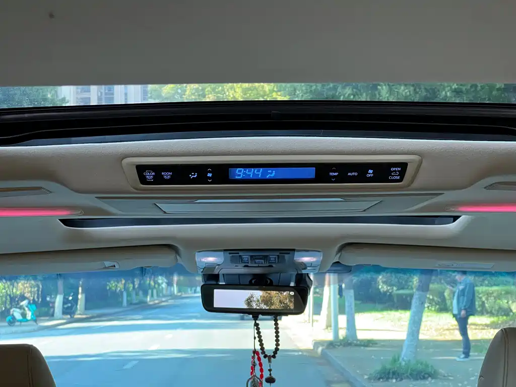 Toyota Vellfire 2019 — фото 16