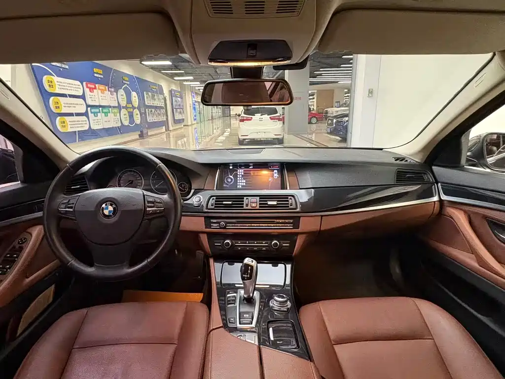 BMW 5 Series 2014 — фото 20