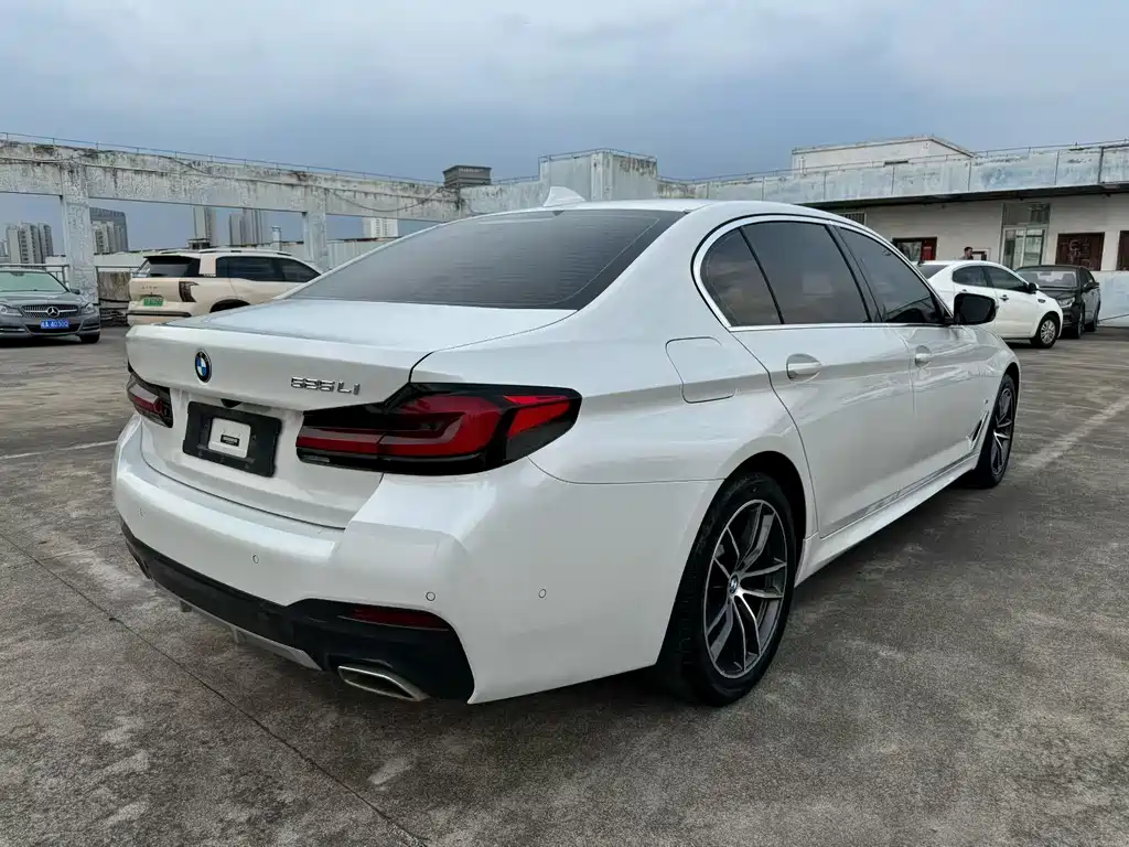 BMW 5 Series 2021