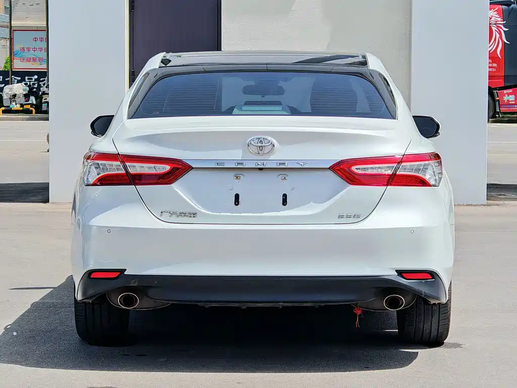 Toyota Camry 2021 — фото 9