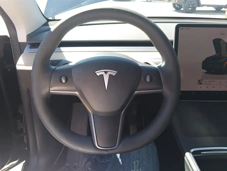 Tesla Model Y 2023 — фото 15