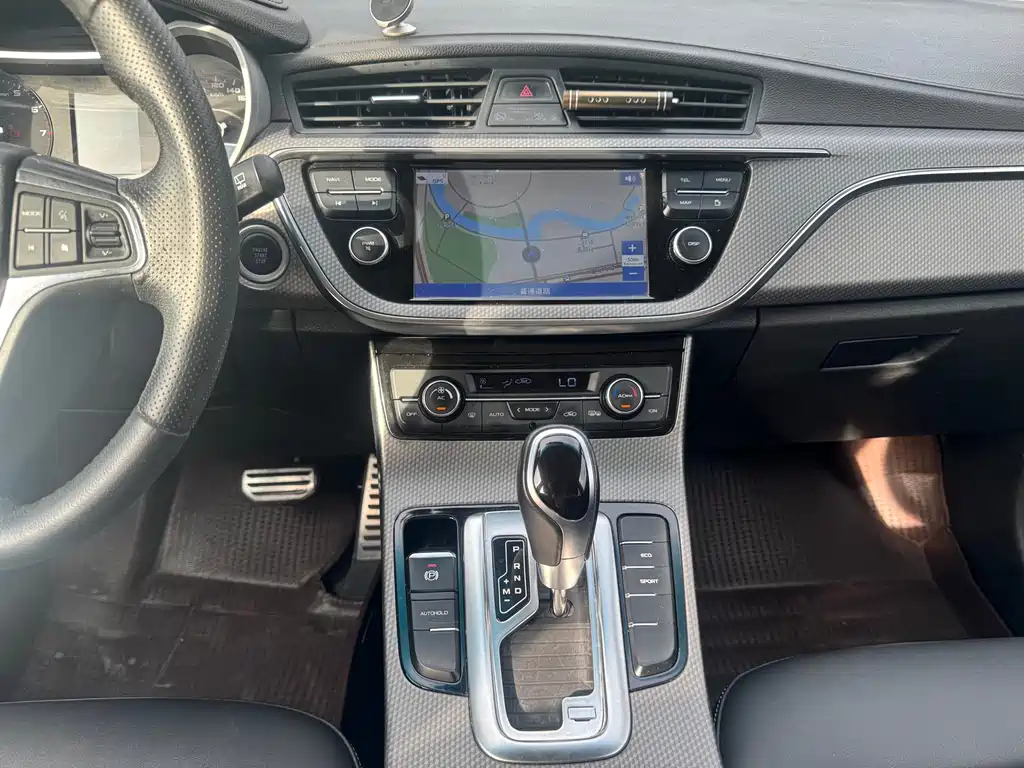 Geely Emgrand GS 2018 — фото 12