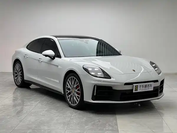Porsche Panamera 2025