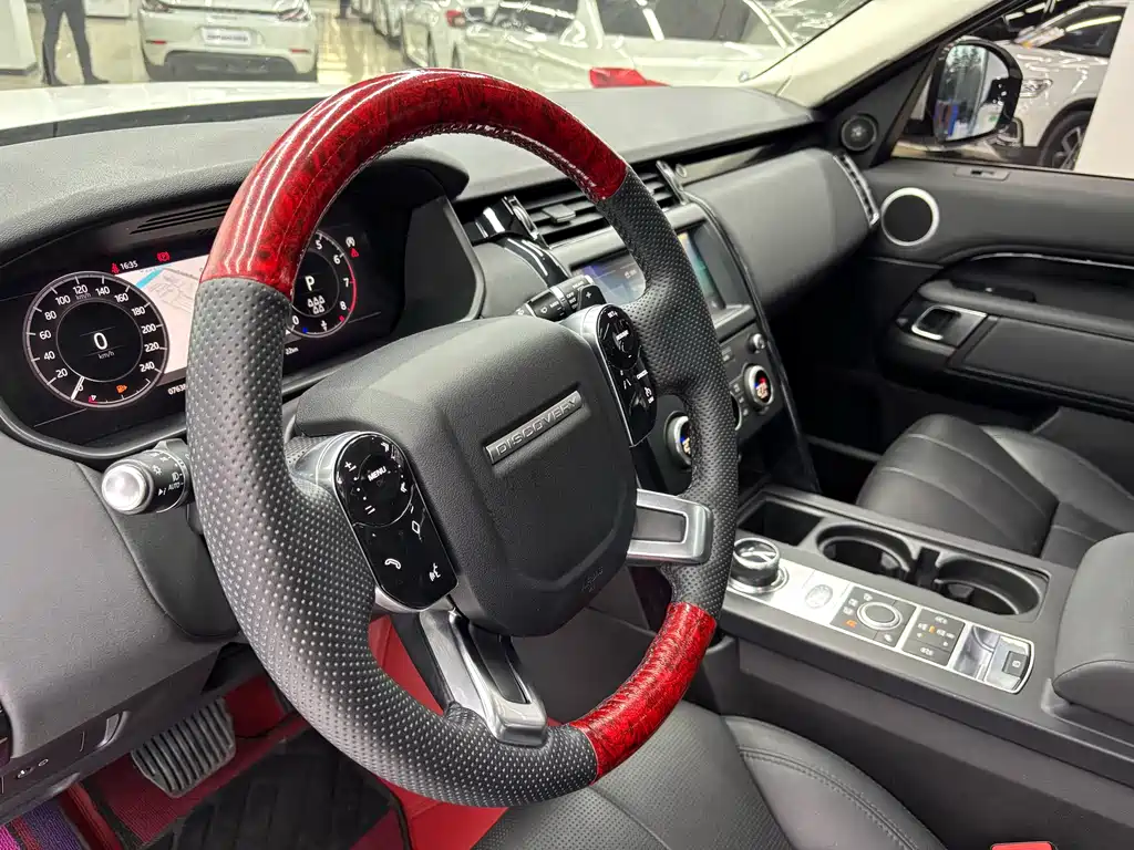 Land Rover Discovery 2020