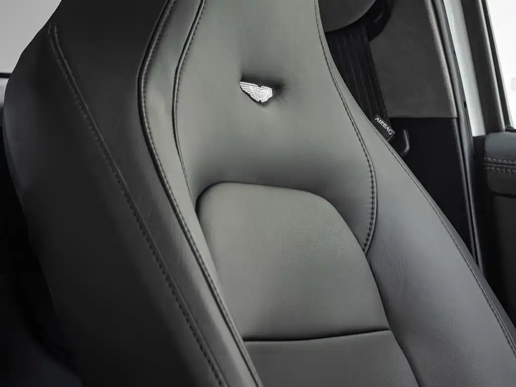 Aston Martin  2014 — фото 16