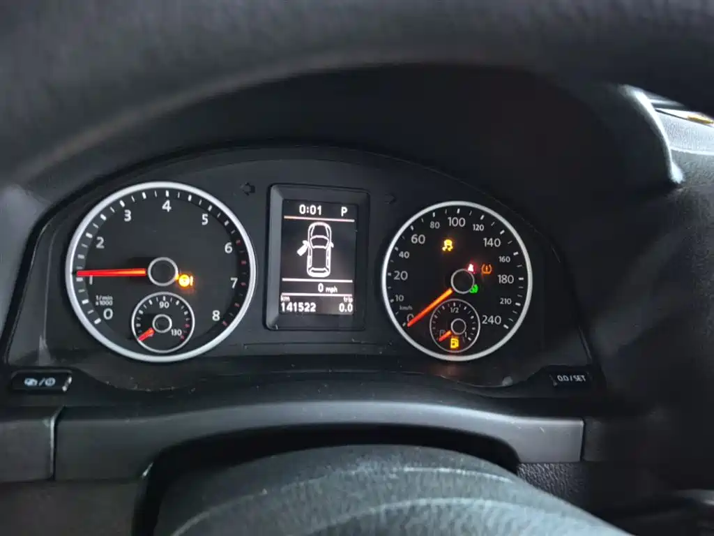 Volkswagen Tiguan 2015 — фото 12