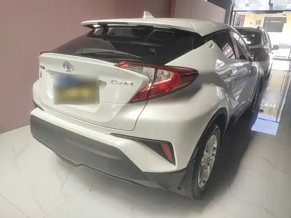 Toyota C-HR 2023