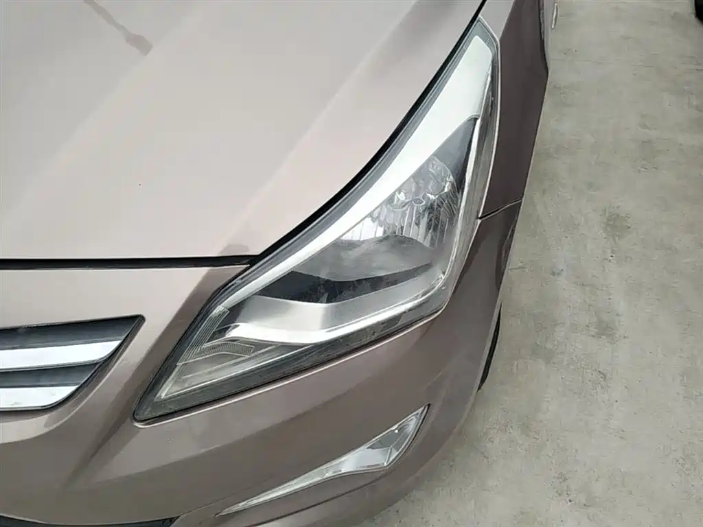 Hyundai Verna 2015 — фото 24