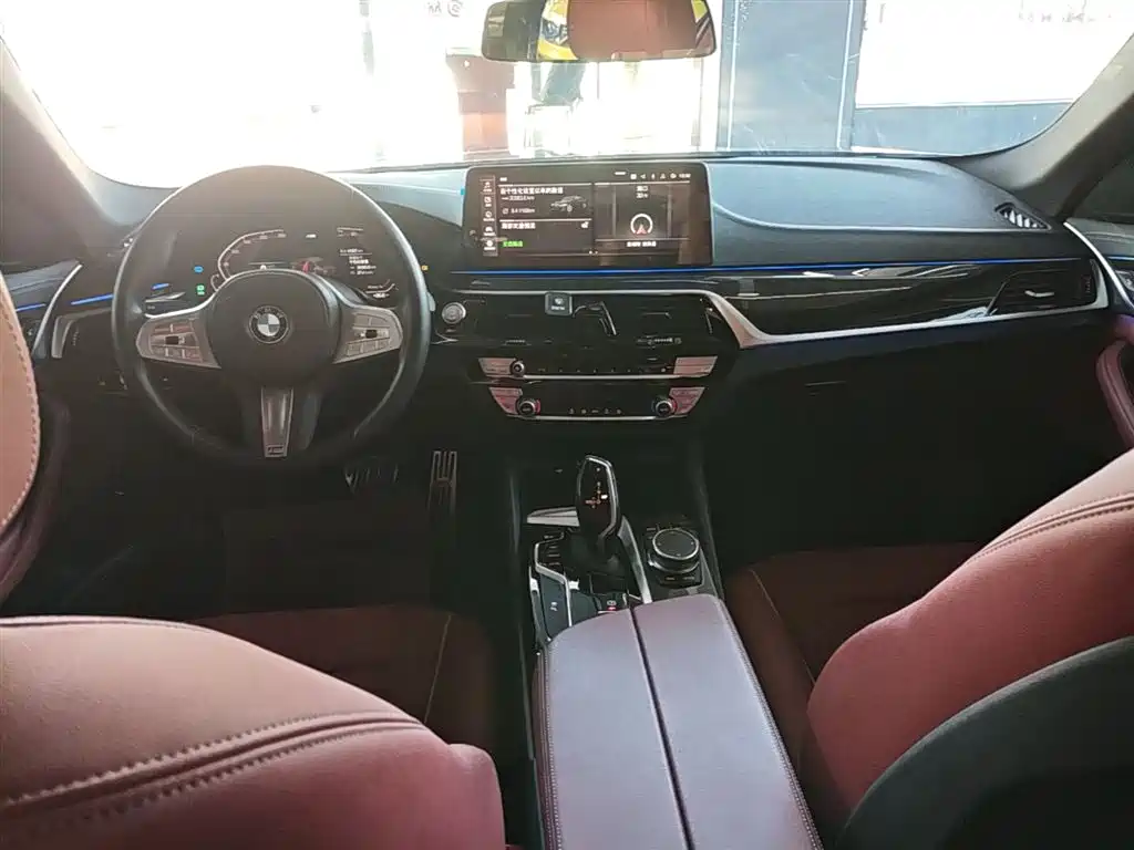 BMW 5 Series 2023 — фото 10