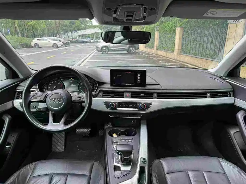 Audi A4L 2018