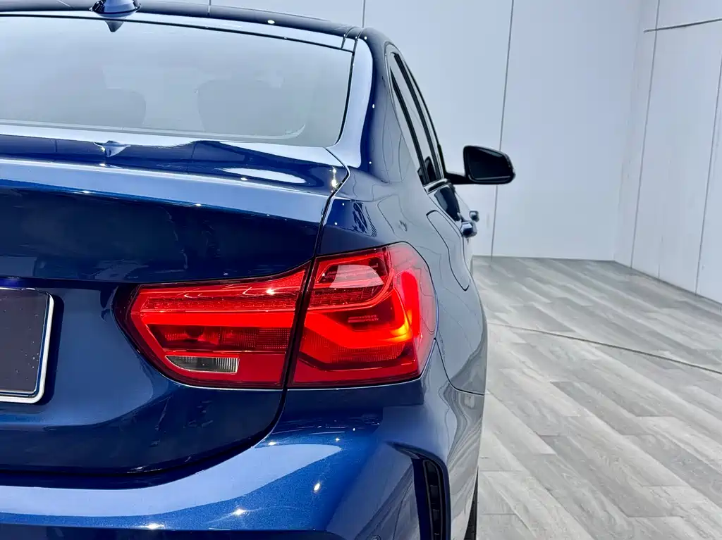 BMW 1 Series 2021 — фото 26