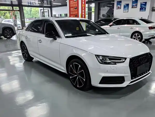 Audi A4L 2018