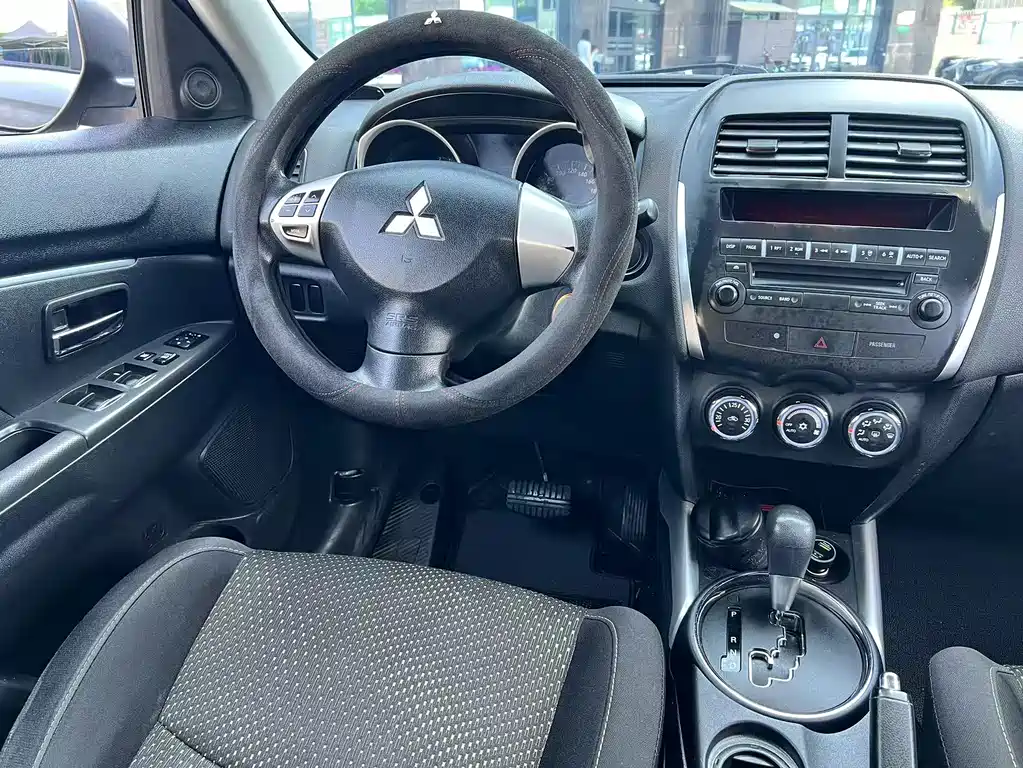 Mitsubishi Jinxuan ASX 2015 — фото 10