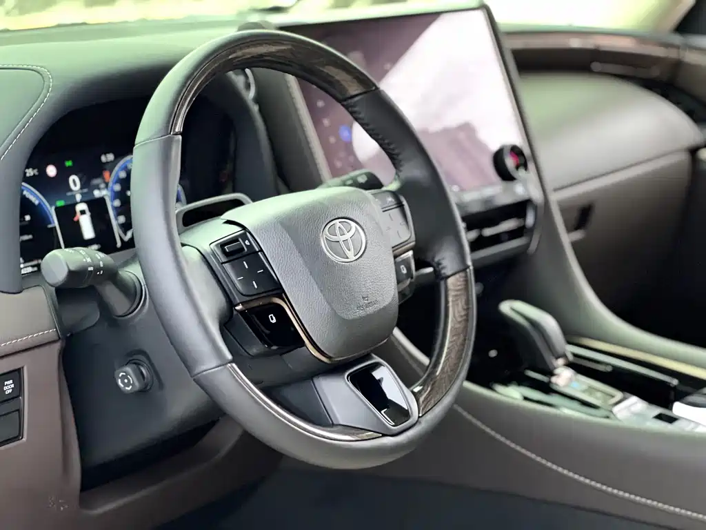 Toyota Alphard 2024 — фото 15