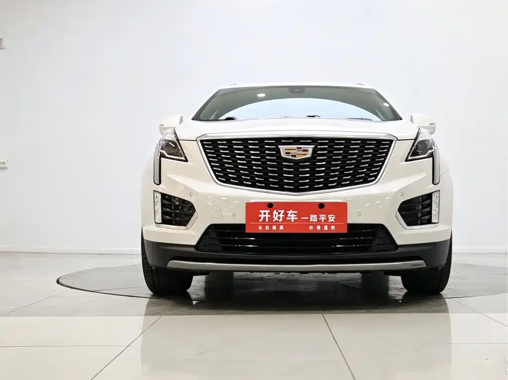 Cadillac XT5 2020 — фото 1