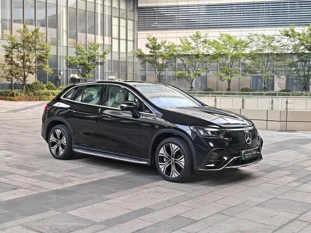 Mercedes-Benz EQE SUV 2025