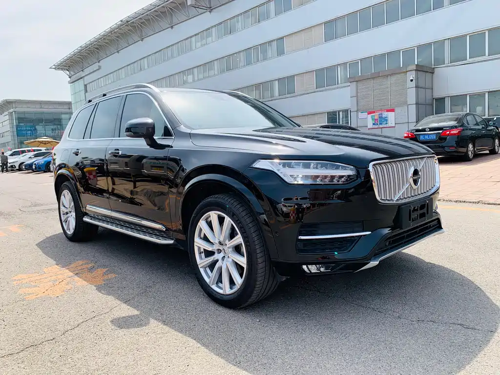 Volvo XC90 2018 — фото 3