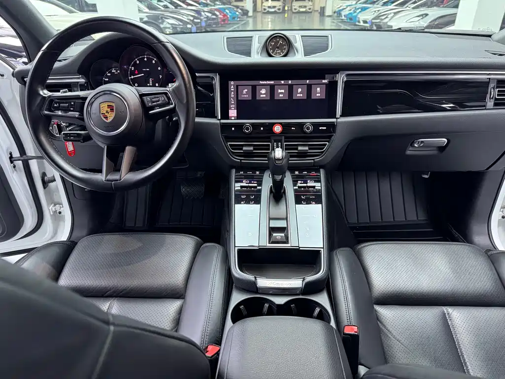 Porsche Macan 2022 — фото 11