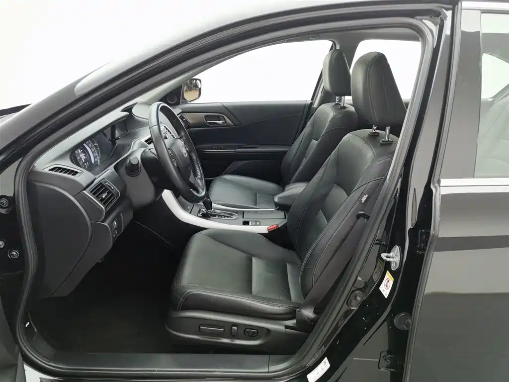 Honda Accord 2014 — фото 10