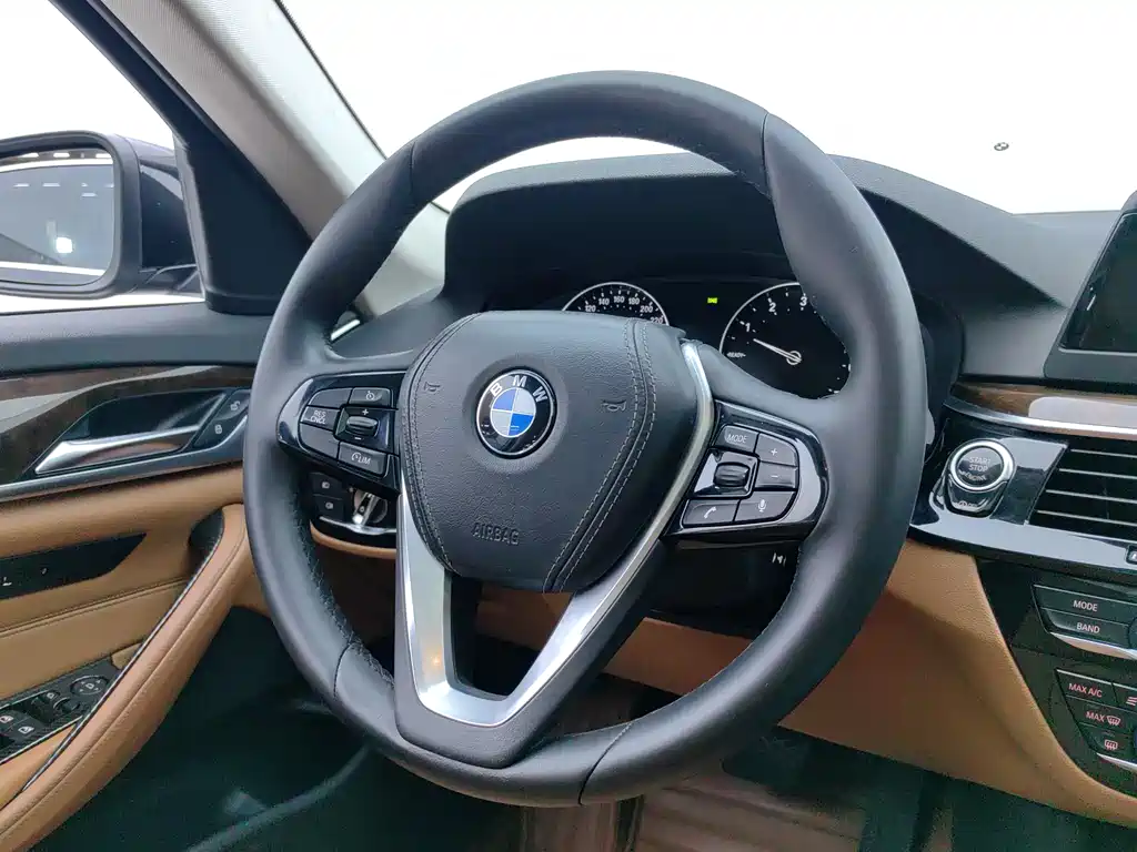 BMW 5 Series 2017 — фото 4