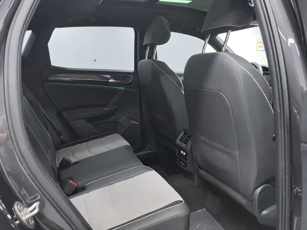 Volkswagen X 2020
