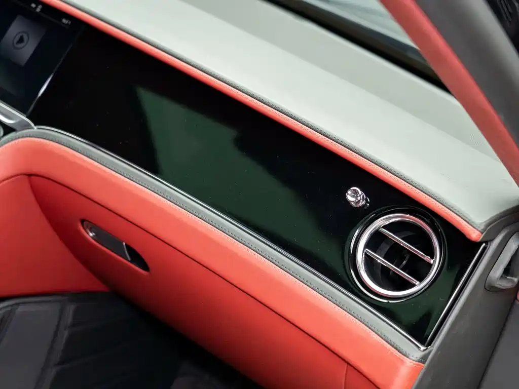 Bentley Flying Spur 2021 — фото 20