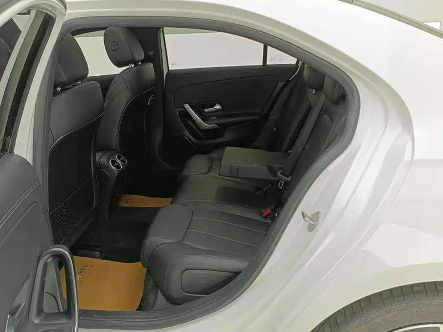 Mercedes-Benz A-Class 2023 — фото 11
