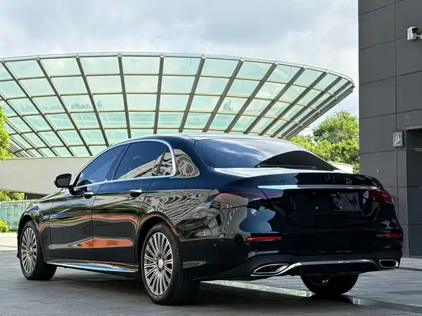 Mercedes-Benz E-Class 2022