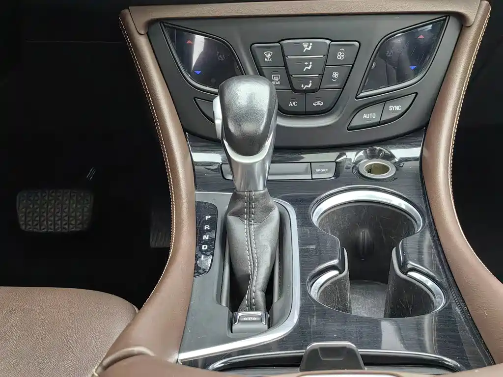 Buick Envision Plus 2021 — фото 13
