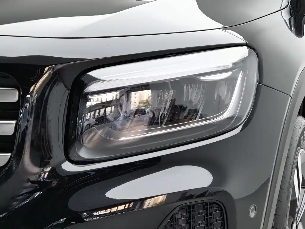 Mercedes-Benz GLB 2024