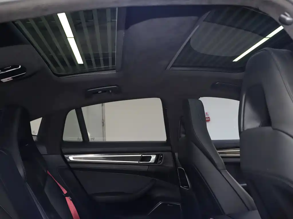Porsche Panamera 2018 — фото 18
