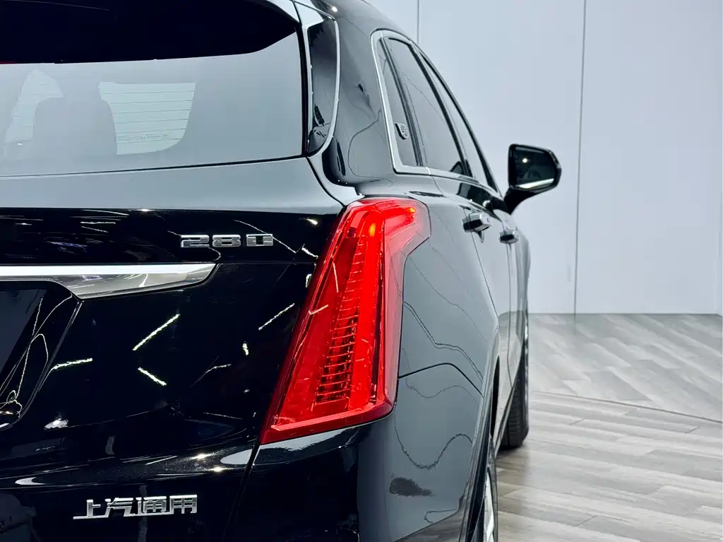 Cadillac XT5 2018 — фото 29