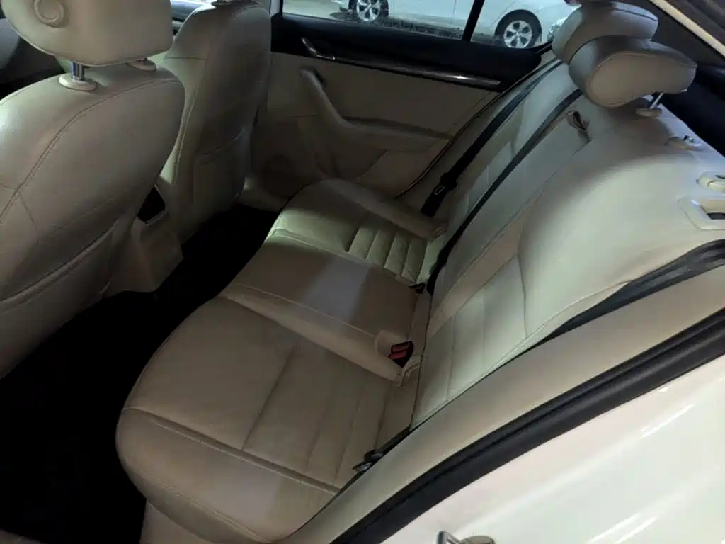 Skoda Octavia 2015 — фото 17