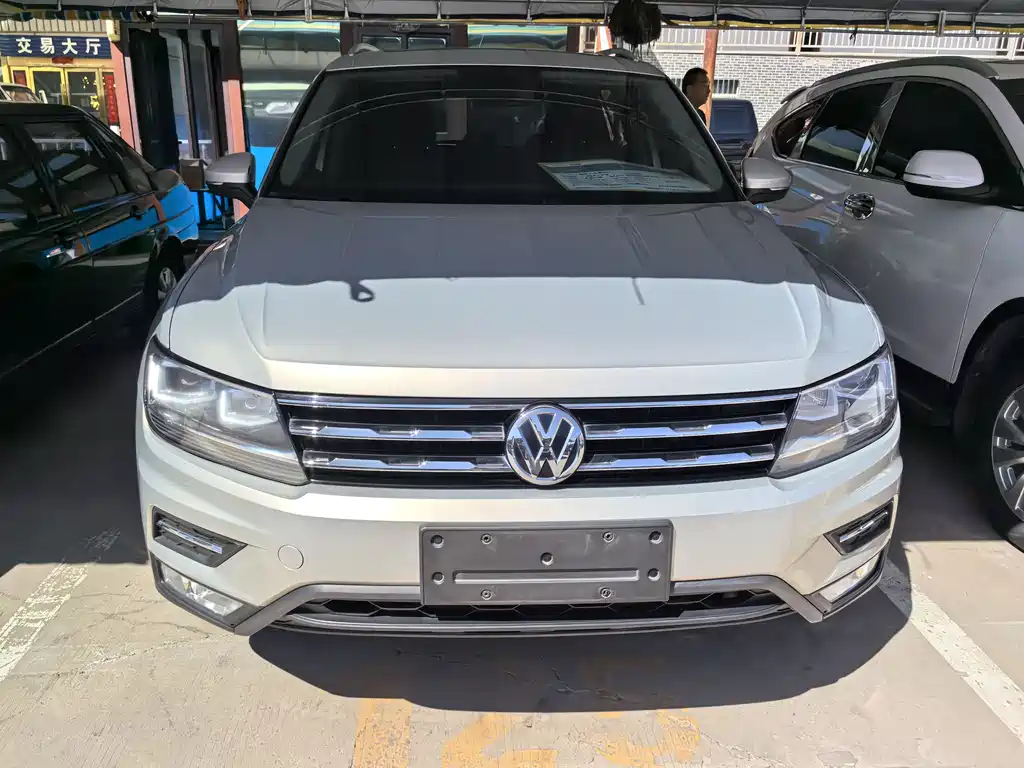 Volkswagen Tiguan L 2018 — фото 2