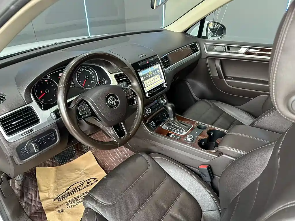 Volkswagen Touareg 2015 — фото 11