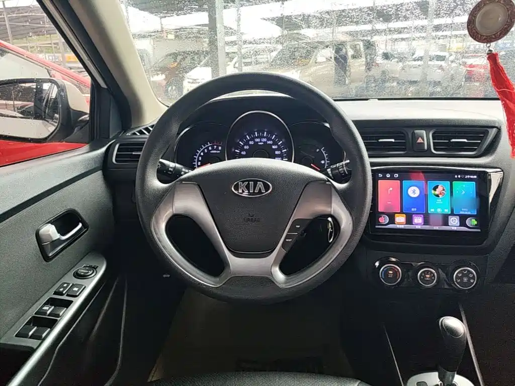 Kia K2 2015 — фото 11