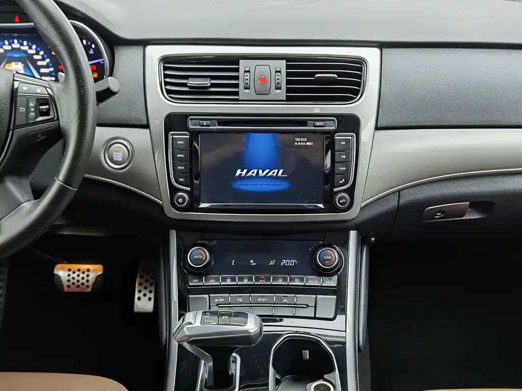 Haval H8 2017 — фото 12