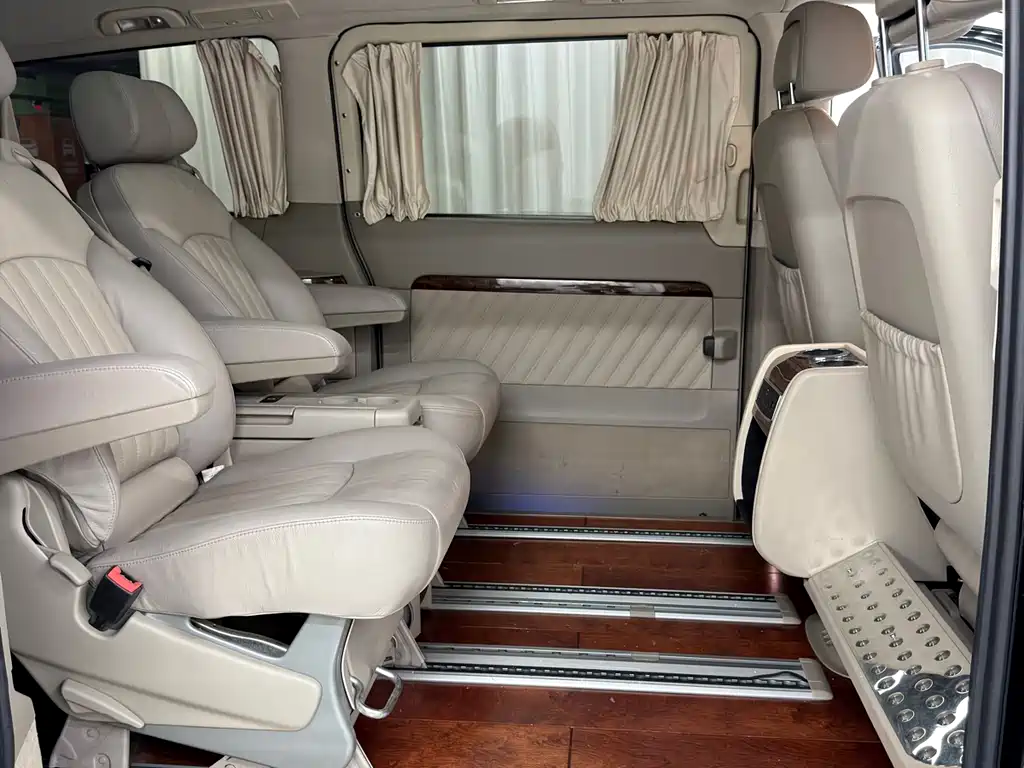 Mercedes-Benz Viano 2015 — фото 19