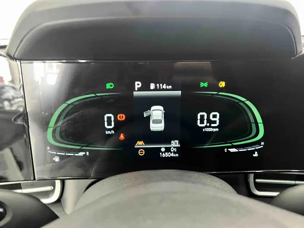 Hyundai Elantra 2023 — фото 9