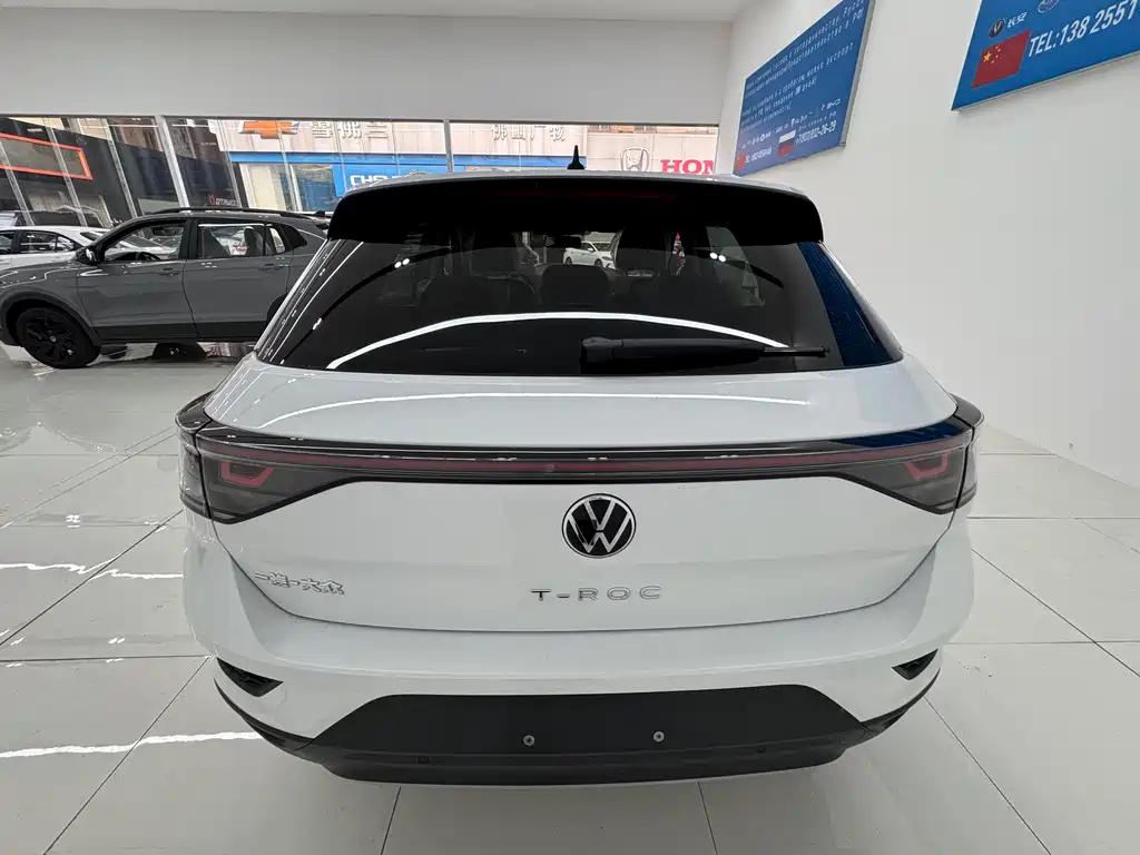 Volkswagen T-Roc — фото 5